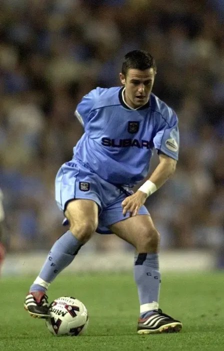 Framed Print : David Thompson in Action: Coventry City vs. Nottingham Forest (Nationwide League Division One, August 27, 2001) Framed Print : David Thompson in Action: Coventry City vs. Nottingham Forest (Nationwide League Division One, August 27, 2001)