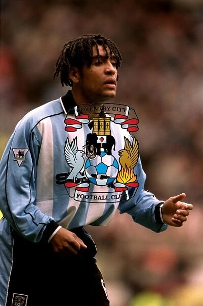 Determined Richard Shaw at Old Trafford: Coventry City vs Manchester United (FA Carling Premiership, 14-04-2001)