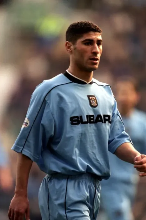 Framed Print : Determined Youssef Safri Leads Coventry City Against Watford in Nationwide League Division One (09-12-2001) Framed Print : Determined Youssef Safri Leads Coventry City Against Watford in Nationwide League Division One (09-12-2001)