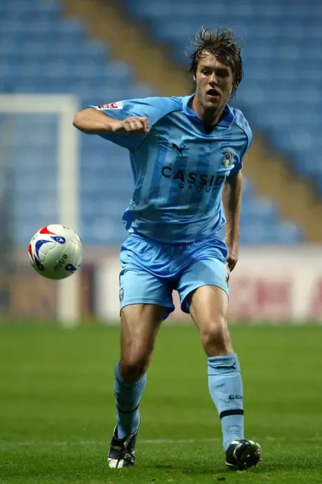 Framed Print : Elliot Ward in Action: Coventry City vs Colchester United (2006) Framed Print : Elliot Ward in Action: Coventry City vs Colchester United (2006)