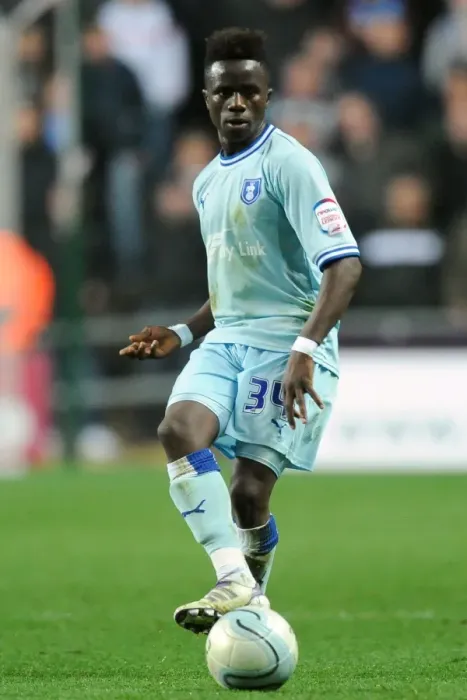 Framed Print : Gael Bigirimana in Action: Coventry City vs. West Ham United, Npower Championship (19-11-2011) Framed Print : Gael Bigirimana in Action: Coventry City vs. West Ham United, Npower Championship (19-11-2011)
