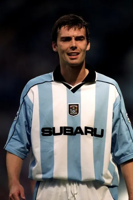 Framed Print : Gary Breen in Action: Coventry City vs. Middlesbrough, FA Carling Premiership (19-08-2000) Framed Print : Gary Breen in Action: Coventry City vs. Middlesbrough, FA Carling Premiership (19-08-2000)