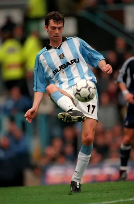 Framed Print : Gary Breen of Coventry City vs. Tottenham Hotspur in FA Carling Premiership (14-10-2000) Framed Print : Gary Breen of Coventry City vs. Tottenham Hotspur in FA Carling Premiership (14-10-2000)