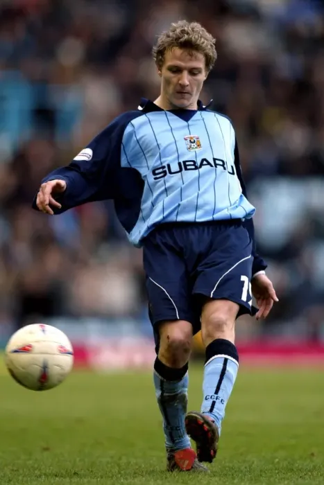 Framed Print : Gary McSheffrey in Action: Coventry City vs Burnley, Nationwide League Division One (13-03-2004) Framed Print : Gary McSheffrey in Action: Coventry City vs Burnley, Nationwide League Division One (13-03-2004)