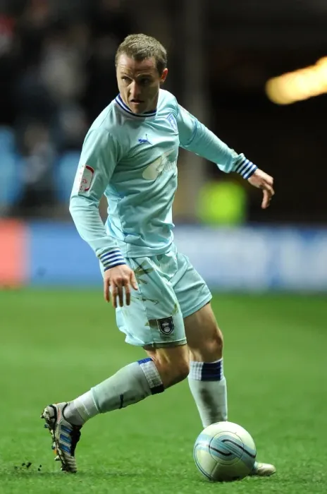 Framed Print : Gary McSheffrey in Action: Coventry City vs Leeds United, Npower Championship (14-02-2012) Framed Print : Gary McSheffrey in Action: Coventry City vs Leeds United, Npower Championship (14-02-2012)