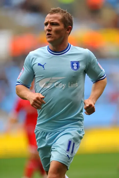 Framed Print : Gary McSheffrey of Coventry City vs Reading in Npower Championship at Ricoh Arena (24-09-2011) Framed Print : Gary McSheffrey of Coventry City vs Reading in Npower Championship at Ricoh Arena (24-09-2011)