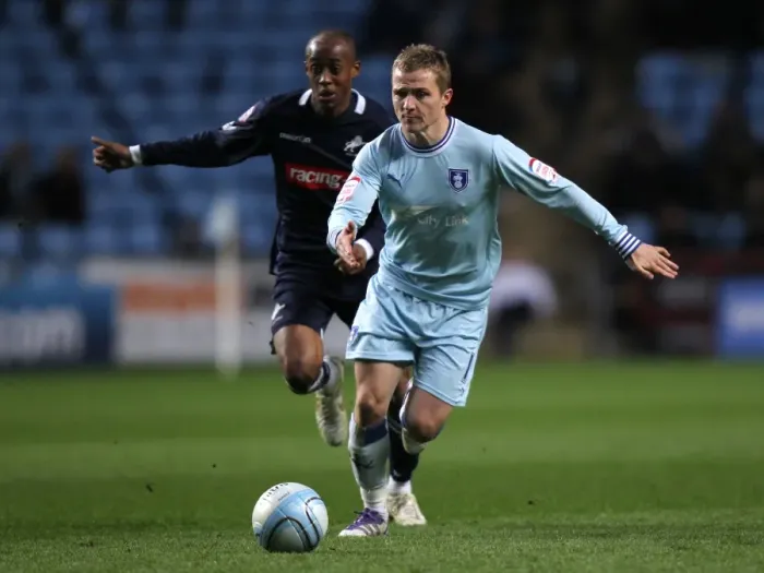 Framed Print : Gary McSheffrey Evades Nadjim Abdou: Coventry City vs Millwall, Npower Championship (17-04-2012, Ricoh Arena) Framed Print : Gary McSheffrey Evades Nadjim Abdou: Coventry City vs Millwall, Npower Championship (17-04-2012, Ricoh Arena)