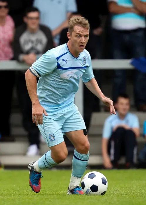 Framed Print : Gary McSheffrey in Pre-Season Action: Coventry City vs Hinckley United at De Montfort Park