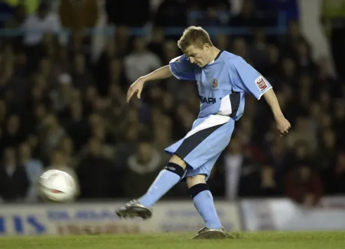Framed Print : Gary McSheffrey Scores the Penalty: Coventry City vs. Nottingham Forest in the Coca-Cola Football League Championship (06-04-2005) Framed Print : Gary McSheffrey Scores the Penalty: Coventry City vs. Nottingham Forest in the Coca-Cola Football League Championship (06-04-2005)