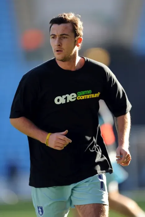 Framed Print : Gearing Up: Roy O'Donovan's Focused Warm-Up Ahead of Coventry City vs Burnley (Npower Championship, 22-10-2011, Ricoh Arena)