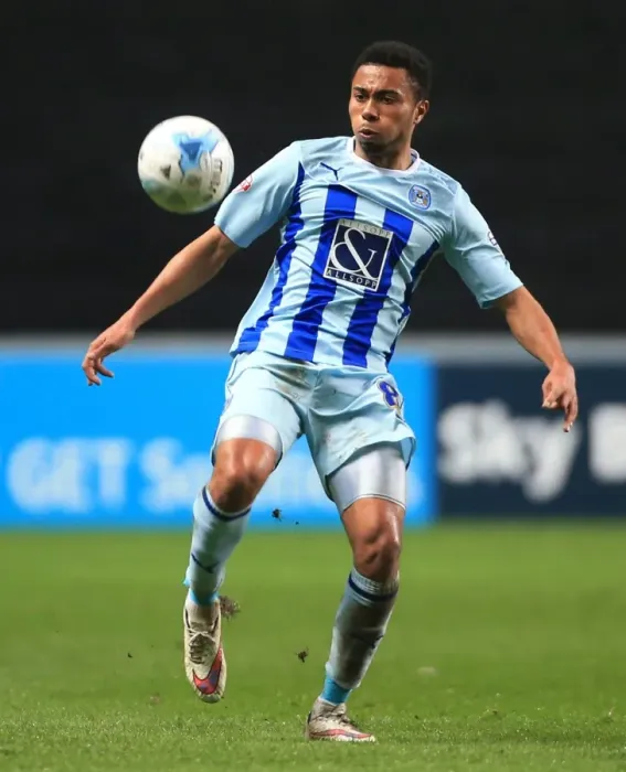 Framed Print : Grant Ward in Action: Coventry City vs Leyton Orient - Sky Bet League One at Ricoh Arena