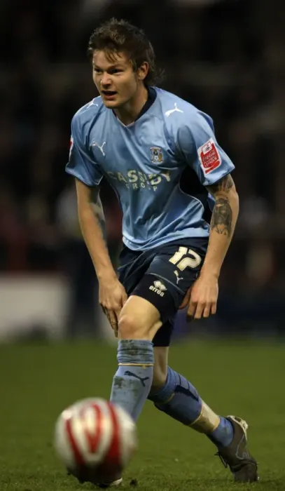 Framed Print : Gunnarsson in Action: Coventry City vs. Nottingham Forest, Championship 2009 Framed Print : Gunnarsson in Action: Coventry City vs. Nottingham Forest, Championship 2009