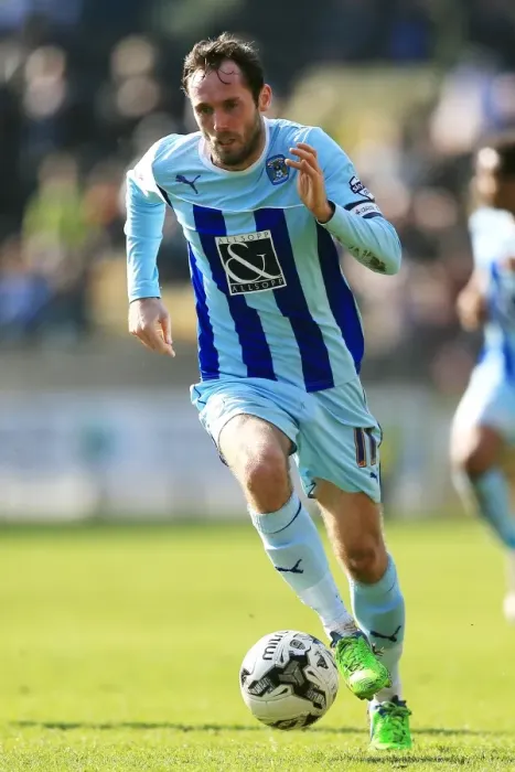 Framed Print : James O'Brien in Action: Coventry City vs Notts County, Sky Bet League One at Meadow Lane Framed Print : James O'Brien in Action: Coventry City vs Notts County, Sky Bet League One at Meadow Lane