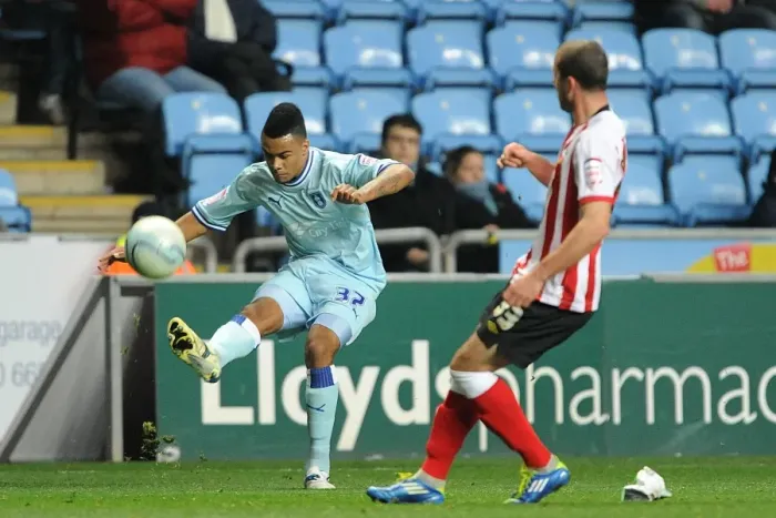Framed Print : Jordan Willis's Epic Cross: Coventry City vs Southampton in Npower Championship (05-11-2011, Ricoh Arena)