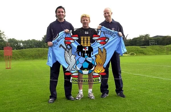 Keith O'Neill and Lee Hughes with manager Gordon Strachan