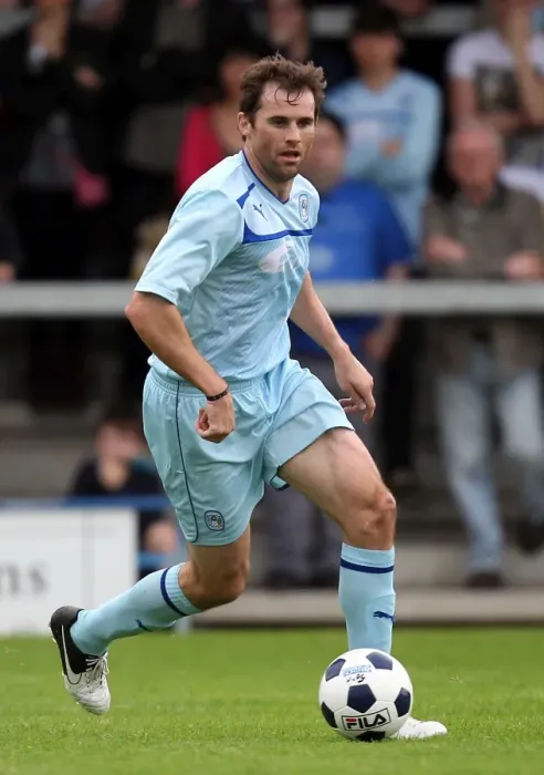 Framed Print : Kevin Kilbane Leads Coventry City in Pre-Season Friendly at De Montfort Park Against Hinckley United