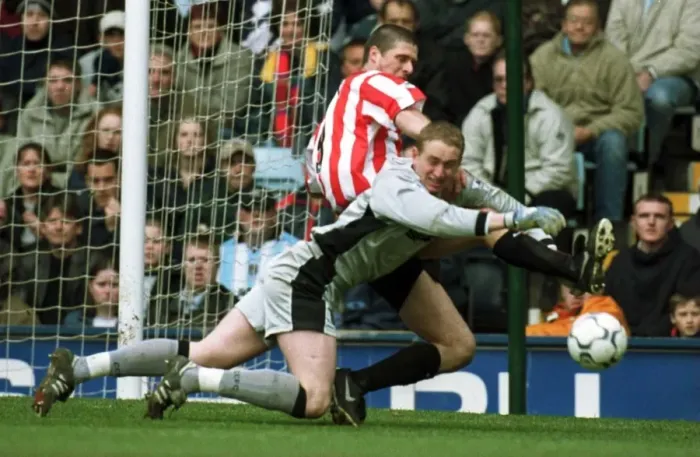 Framed Print : Kirkland's Spectacular Save Denies Quinn: Coventry City vs Sunderland (16-04-2001) Framed Print : Kirkland's Spectacular Save Denies Quinn: Coventry City vs Sunderland (16-04-2001)
