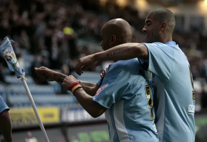 Framed Print : Leon McKenzie's Double: Coventry City's Glory Moment Against Southampton (04-10-2008) Framed Print : Leon McKenzie's Double: Coventry City's Glory Moment Against Southampton (04-10-2008)