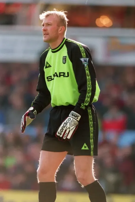 Framed Print : Magnus Hedman Faces Aston Villa in FA Carling Premiership at Villa Park (27th February 1999) Framed Print : Magnus Hedman Faces Aston Villa in FA Carling Premiership at Villa Park (27th February 1999)