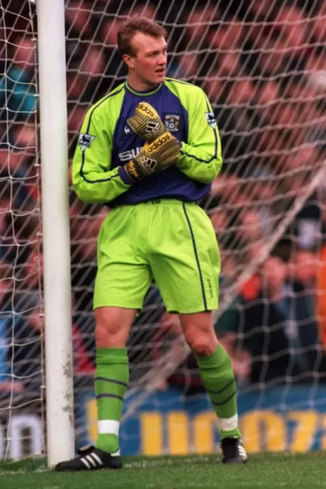 Framed Print : Magnus Hedman vs Arsenal: Coventry City Football Club in FA Carling Premiership Action Framed Print : Magnus Hedman vs Arsenal: Coventry City Football Club in FA Carling Premiership Action