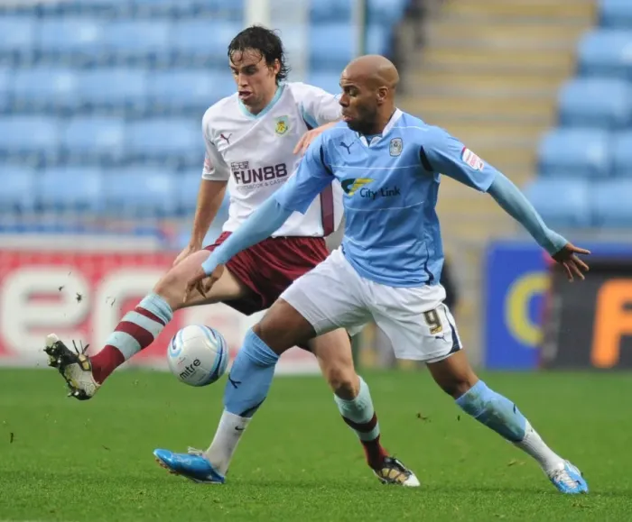Framed Print : Marlon King vs Michael Duff: Intense Moment at Coventry City's Ricoh Arena during Npower Championship Match against Burnley (20-11-2010) Framed Print : Marlon King vs Michael Duff: Intense Moment at Coventry City's Ricoh Arena during Npower Championship Match against Burnley (20-11-2010)