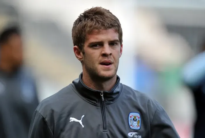 Framed Print : Martin Cranie at KC Stadium: Coventry City vs Hull City in Npower Championship (31-03-2012) Framed Print : Martin Cranie at KC Stadium: Coventry City vs Hull City in Npower Championship (31-03-2012)