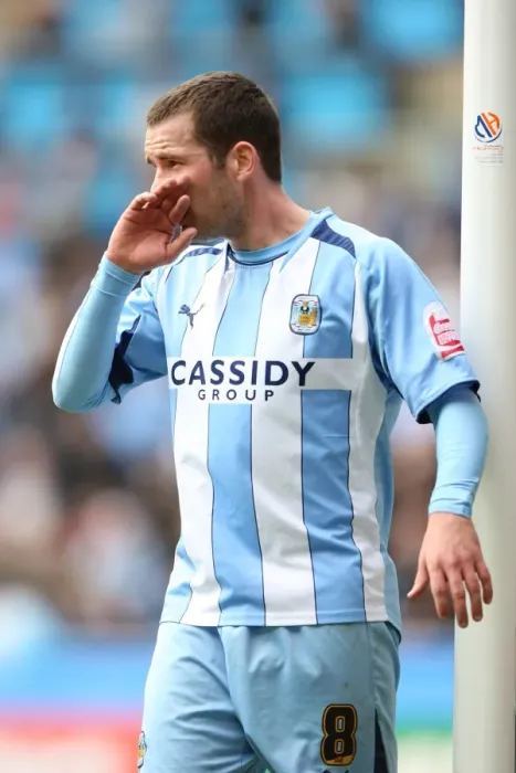 Framed Print : Michael Doyle in FA Cup Sixth Round Action: Coventry City vs. Chelsea at Ricoh Arena (7th March 2009) Framed Print : Michael Doyle in FA Cup Sixth Round Action: Coventry City vs. Chelsea at Ricoh Arena (7th March 2009)