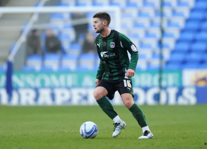 Framed Print : Oliver Norwood in Action: Coventry City vs. Reading, Npower Championship (11-02-2012, Madejski Stadium) Framed Print : Oliver Norwood in Action: Coventry City vs. Reading, Npower Championship (11-02-2012, Madejski Stadium)