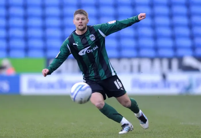 Framed Print : Oliver Norwood in Action: Coventry City vs. Reading (2012) Framed Print : Oliver Norwood in Action: Coventry City vs. Reading (2012)
