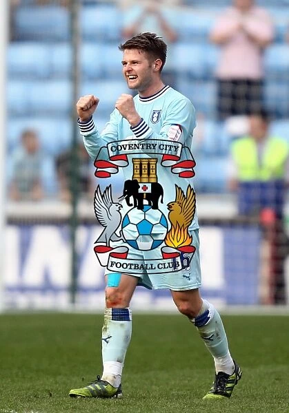 Oliver Norwood in Action: Coventry City vs. Portsmouth, Npower Championship (24-03-2012)