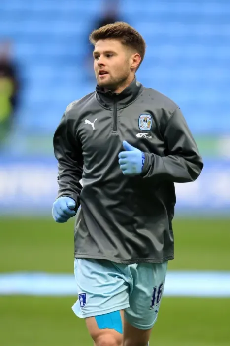 Framed Print : Oliver Norwood in Action: Coventry City vs. Millwall, Npower Championship (17-04-2012, Ricoh Arena) Framed Print : Oliver Norwood in Action: Coventry City vs. Millwall, Npower Championship (17-04-2012, Ricoh Arena)