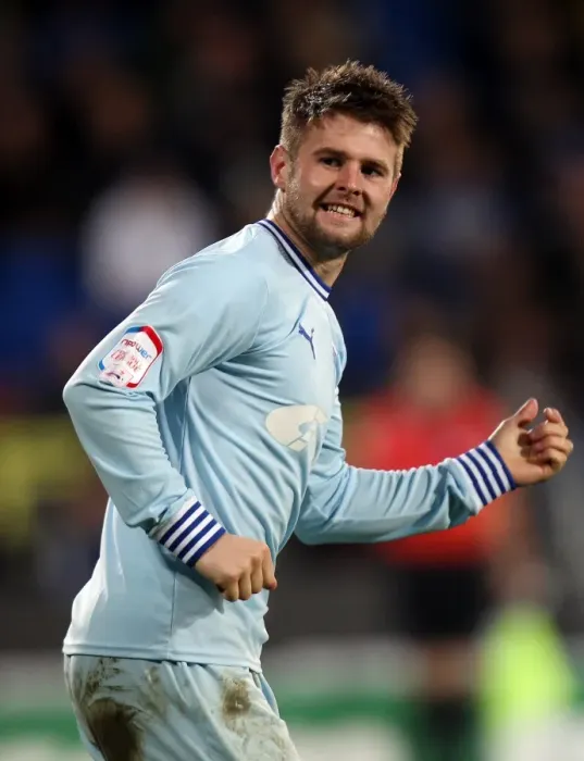 Framed Print : Oliver Norwood in Action: Coventry City vs. Cardiff City, Npower Championship (21-03-2012) Framed Print : Oliver Norwood in Action: Coventry City vs. Cardiff City, Npower Championship (21-03-2012)