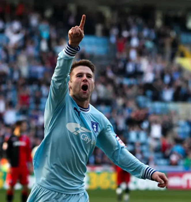 Framed Print : Oliver Norwood's Brilliant Strike: Coventry City's Second Goal vs. Portsmouth (Npower Championship, 2012)