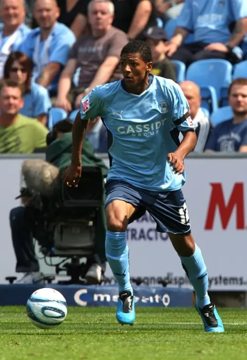 Framed Print : Patrick Van Aanholt Faces Ipswich Town in Coventry City's Championship Clash (09-08-2009)