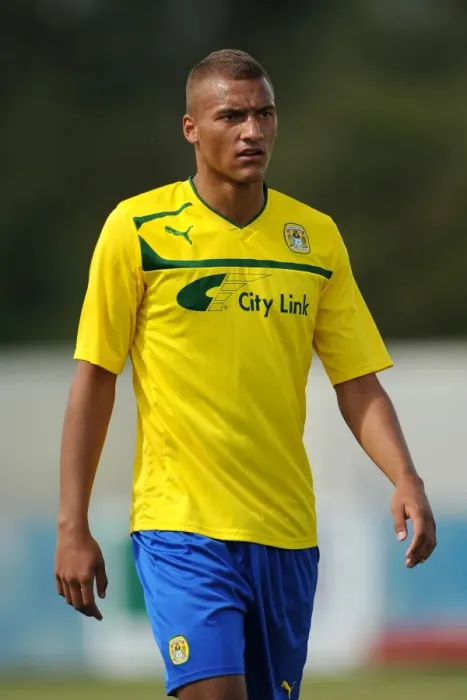 Framed Print : Reece Brown in Action: Coventry City's Pre-Season Victory over Nuneaton Town at Liberty Way Stadium