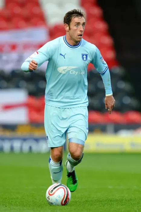 Framed Print : Richard Keogh in Action: Coventry City vs Burnley, Npower Championship, Ricoh Arena Framed Print : Richard Keogh in Action: Coventry City vs Burnley, Npower Championship, Ricoh Arena