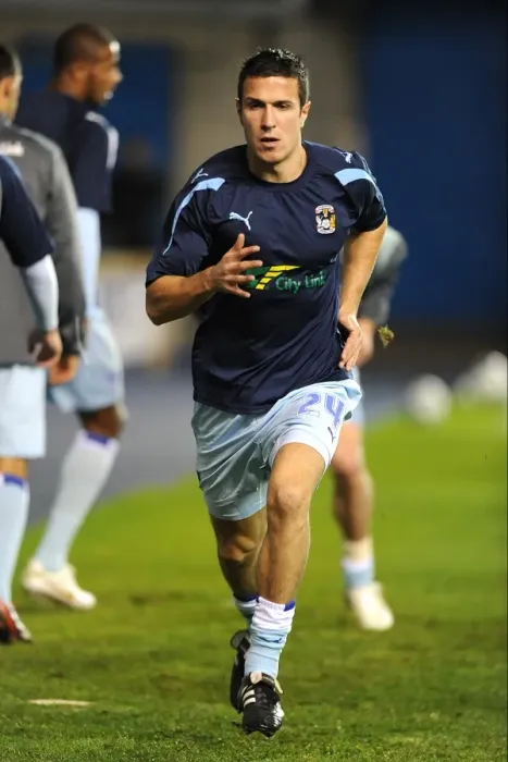 Framed Print : Richard Wood in Action: Coventry City vs Millwall, Npower Championship (1st November 2011) - The Den Framed Print : Richard Wood in Action: Coventry City vs Millwall, Npower Championship (1st November 2011) - The Den