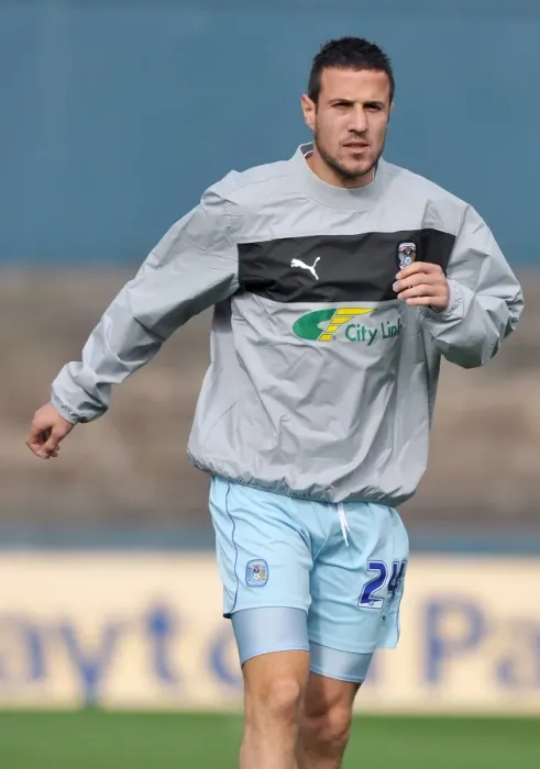 Framed Print : Richard Wood of Coventry City FC in Pre-Match Warm-Up at Oldham Athletic's Boundary Park (Npower League One) Framed Print : Richard Wood of Coventry City FC in Pre-Match Warm-Up at Oldham Athletic's Boundary Park (Npower League One)