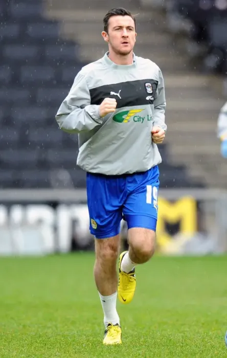 Framed Print : Roy O'Donovan Leads Coventry City Against MK Dons at StadiumMK (Npower League One - December 29, 2012) Framed Print : Roy O'Donovan Leads Coventry City Against MK Dons at StadiumMK (Npower League One - December 29, 2012)