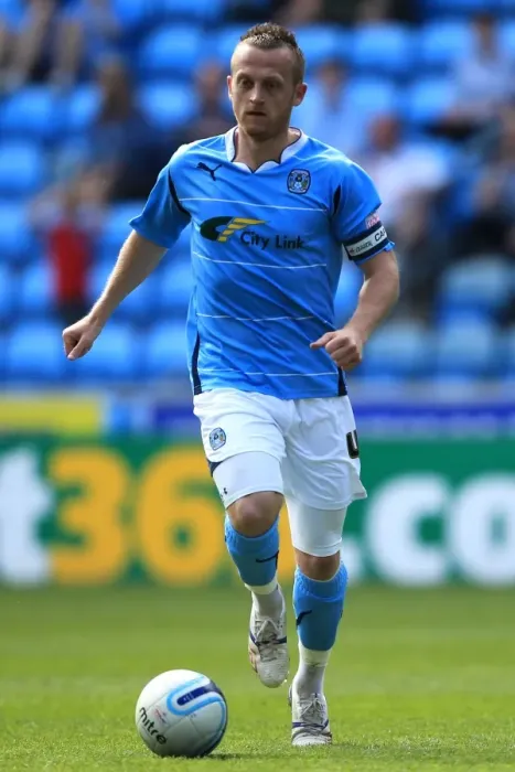 Framed Print : Sammy Clingan of Coventry City in Action against Scunthorpe United in the Npower Championship at Ricoh Arena (22-04-2011) Framed Print : Sammy Clingan of Coventry City in Action against Scunthorpe United in the Npower Championship at Ricoh Arena (22-04-2011)