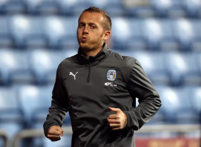 Framed Print : Sammy Clingan in Focus: Pre-Match Warm-Up at Ricoh Arena (vs Cardiff City, Npower Championship, 22-11-2011)
