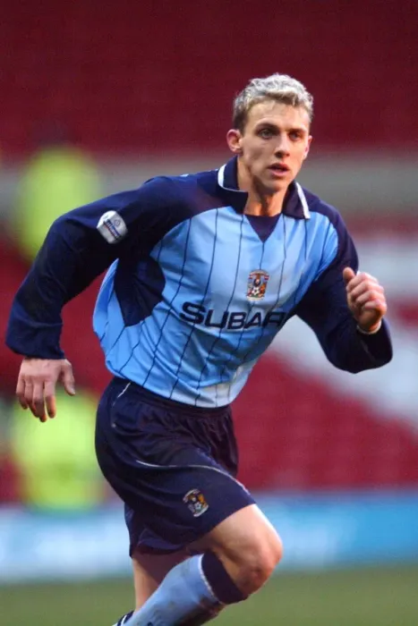 Framed Print : Stephen Warnock in Action: Coventry City vs. Nottingham Forest (07-02-2004) Framed Print : Stephen Warnock in Action: Coventry City vs. Nottingham Forest (07-02-2004)