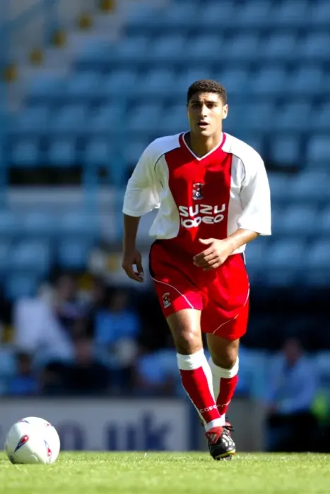 Framed Print : Youssef Safri in Action: Coventry City vs. Wolverhampton Pre-season Friendly at Highfield Road (02-08-2003) Framed Print : Youssef Safri in Action: Coventry City vs. Wolverhampton Pre-season Friendly at Highfield Road (02-08-2003)