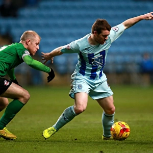 Battle for the Ball: Coventry City vs Scunthorpe United in Sky Bet League One - John Fleck vs Neil Bishop