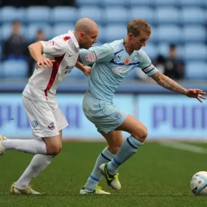 Battle for the Ball: Coventry City vs Scunthorpe United in Football League One Battle for the Ball: Coventry City vs Scunthorpe United in Football League One