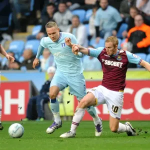 Battle for the Ball: Hussey vs. Collison - Coventry City vs. West Ham United, Championship Showdown (19-11-2011) Battle for the Ball: Hussey vs. Collison - Coventry City vs. West Ham United, Championship Showdown (19-11-2011)