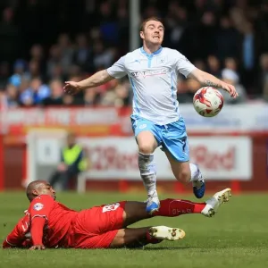 Battle for the Ball: Marvin Elliott vs. John Fleck - Coventry City vs. Crawley Town, Sky Bet League One Battle for the Ball: Marvin Elliott vs. John Fleck - Coventry City vs. Crawley Town, Sky Bet League One