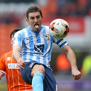 Battle for the Ball: Sam Ricketts vs. Jack Redshaw in Sky Bet League One Clash between Blackpool and Coventry City (2015-16)