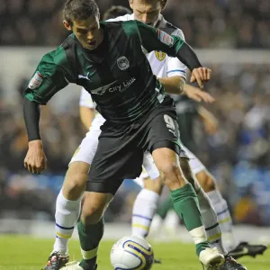 Battling for Supremacy: Jutkiewicz vs. Lees in the Npower Championship Clash between Leeds United and Coventry City Battling for Supremacy: Jutkiewicz vs. Lees in the Npower Championship Clash between Leeds United and Coventry City