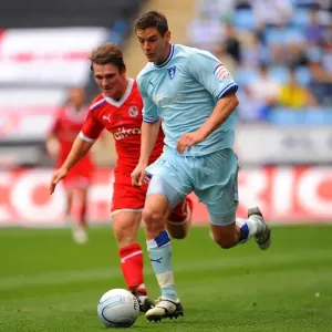 Coventry City vs Reading: Clash between Jutkiewicz and Tabb in Championship Action at Ricoh Arena Coventry City vs Reading: Clash between Jutkiewicz and Tabb in Championship Action at Ricoh Arena